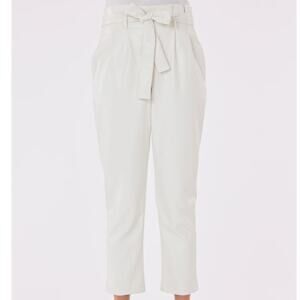 Dolce Cabo Off White Faux Leather Belted Paper Bag Pants - Size M - New WOT
